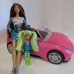 Barbie's Teresa & Chelsea With Pink Barbie Convertible